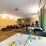 Hotel Mitte By Campanile 3*