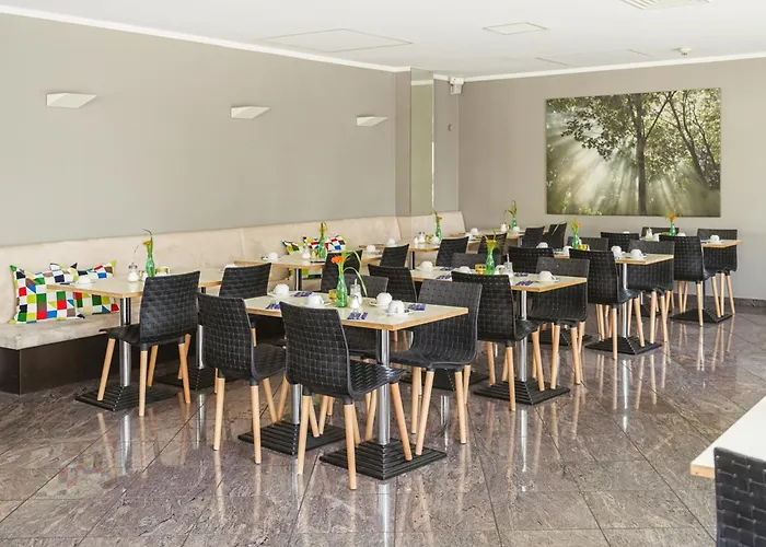 柏林米特钟楼酒店