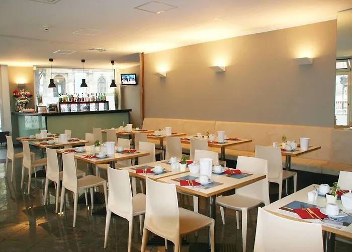 柏林米特钟楼酒店 3* 柏林