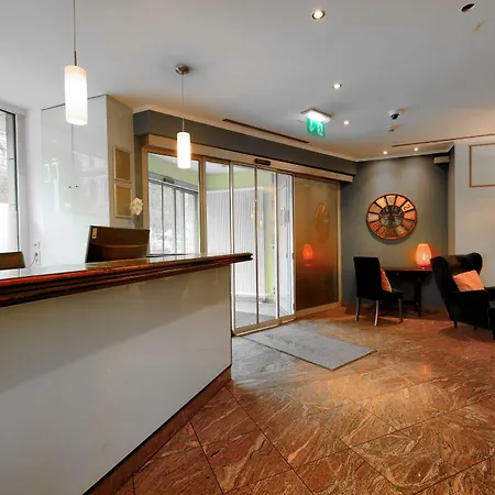 Hotel Mitte By Campanile 3*