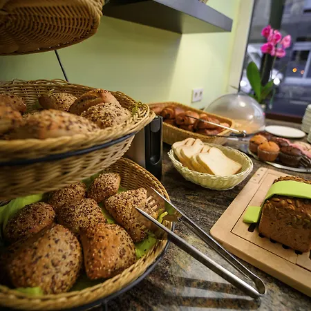 Hotel Mitte By Campanile 3*