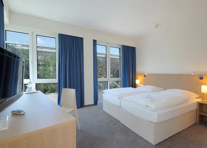 فندق Mitte By Campanile 3*